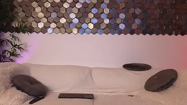 Ashley luxx online show from February 4, 6:30 am