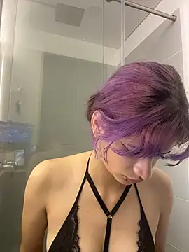 Snapshot of sukulaurens chatting on December 23, 3:48 am sukulaurens online show from December 23, 3:48 am