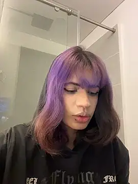 Snapshot of sukulaurens chatting on January 7, 4:15 am sukulaurens online show from January 7, 4:15 am