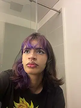 Snapshot of sukulaurens chatting on January 8, 5:10 am sukulaurens online show from January 8, 5:10 am