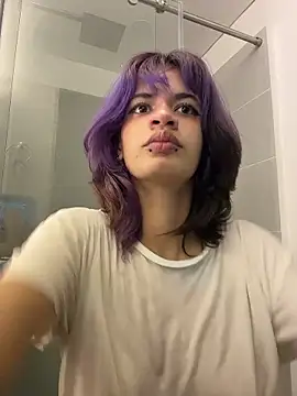 Snapshot of sukulaurens chatting on January 16, 4:27 am sukulaurens online show from January 16, 4:27 am