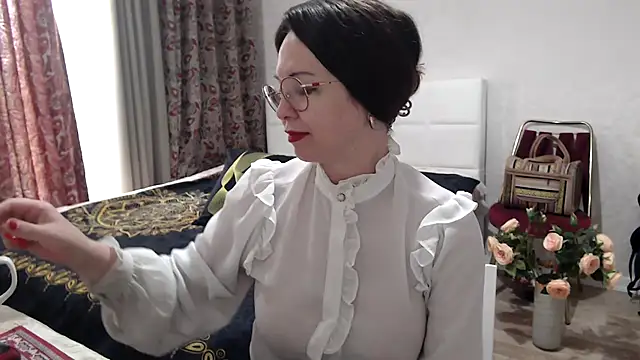 Snapshot of Arisa5000 chatting on May 11, 9:37 am Arisa5000 online show from May 11, 9:37 am