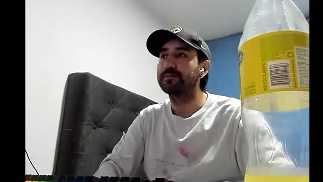 coolfriki online show from February 3, 4:54 am