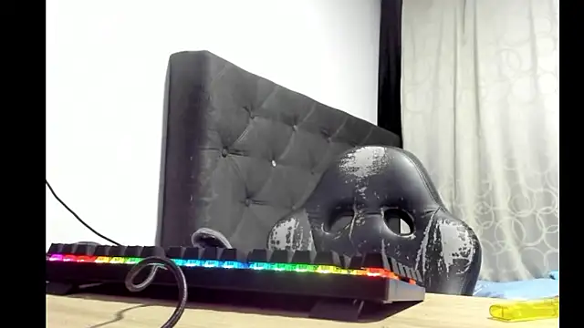 coolfriki online show from March 7, 9:17 am