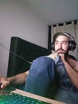 coolfriki online show from May 14, 1:01 am