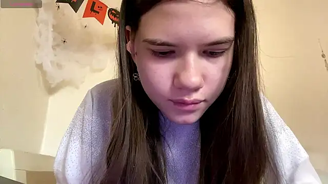 AlmetaBradicich online show from November 2, 6:05 am