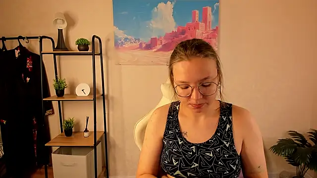 Nuura Moore online show from October 13, 12:32 am