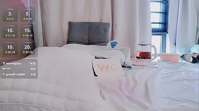 Taobaby168 online show from October 12, 7:18 am