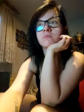 Snapshot of Lenalove02 chatting on October 30, 9:22 am Lenalove02 online show from October 30, 9:22 am