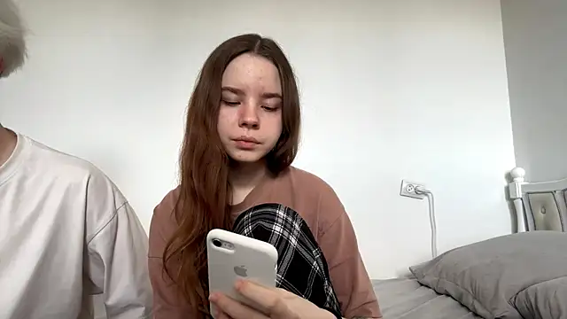 EhtelBiondi online show from March 2, 8:10 am