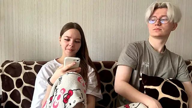 EhtelBiondi online show from April 21, 8:53 am