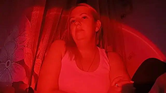 Snapshot of Melorini chatting on February 8, 5:16 pm Melorini online show from February 8, 5:16 pm