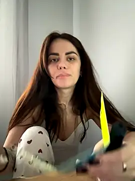 Snapshot of Bella-Flower chatting on October 30, 4:36 am Bella-Flower online show from October 30, 4:36 am