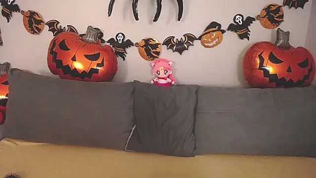 Evarey  online show from October 28, 5:44 am