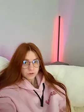 Evarey  online show from February 10, 6:28 am