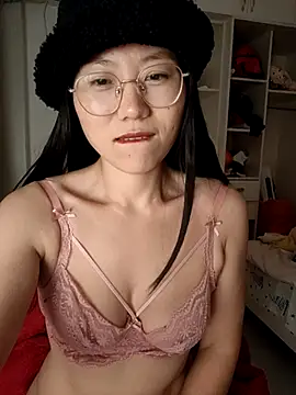 nini10052025 online show from November 26, 4:52 pm