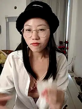 nini10052025 online show from December 4, 4:22 am