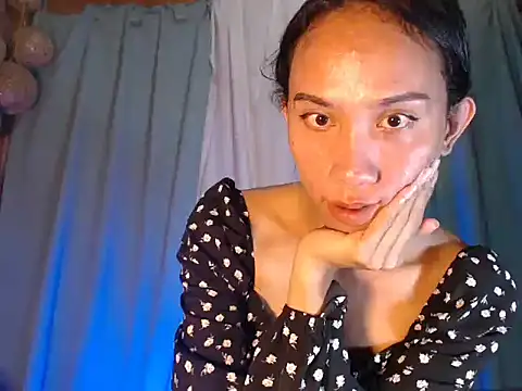 asian queen31 online show from March 1, 11:40 pm