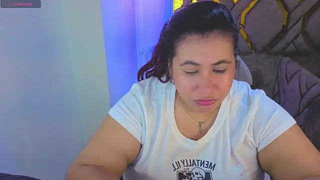 Snapshot of Addyy_02 chatting on January 11, 2:27 am Addyy 02 online show from January 11, 2:27 am