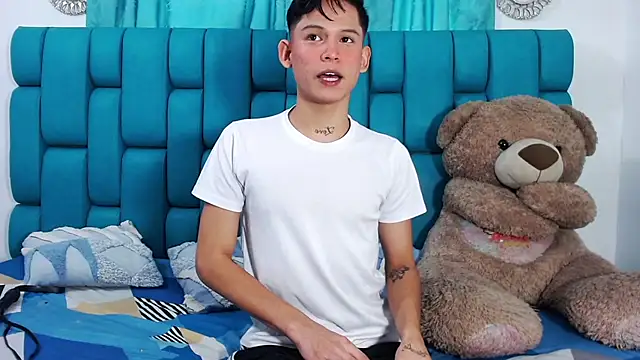 Snapshot of Brian_hot chatting on October 13, 5:13 pm Brian hot online show from October 13, 5:13 pm