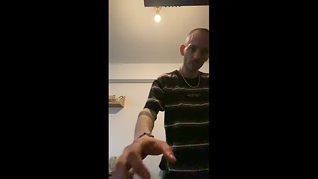 Snapshot of MolleDolle chatting on April 18, 3:38 pm MolleDolle online show from April 18, 3:38 pm