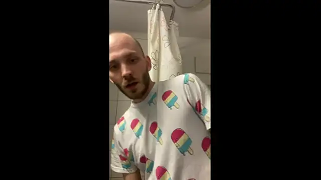 Snapshot of MolleDolle chatting on July 1, 9:03 pm MolleDolle online show from July 1, 9:03 pm