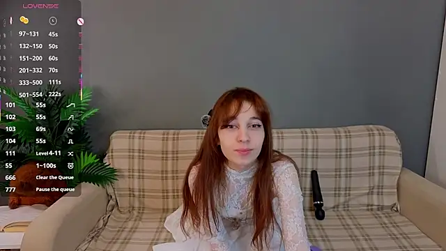 Snapshot of kitsun_ne chatting on February 5, 4:39 am kitsun ne online show from February 5, 4:39 am