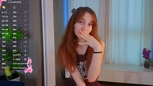 Snapshot of kitsun_ne chatting on February 27, 5:29 am kitsun ne online show from February 27, 5:29 am