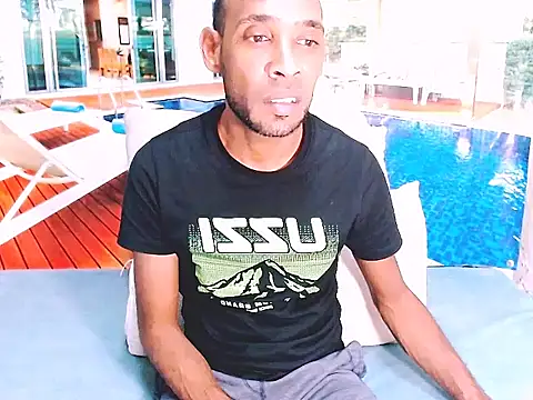 Snapshot of IndianMagicMike chatting on February 3, 3:39 pm IndianMagicMike online show from February 3, 3:39 pm