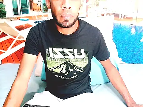 Snapshot of IndianMagicMike chatting on February 17, 4:35 pm IndianMagicMike online show from February 17, 4:35 pm