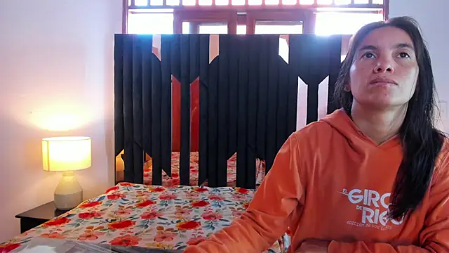 Sofy and Mia online show from December 18, 12:33 pm