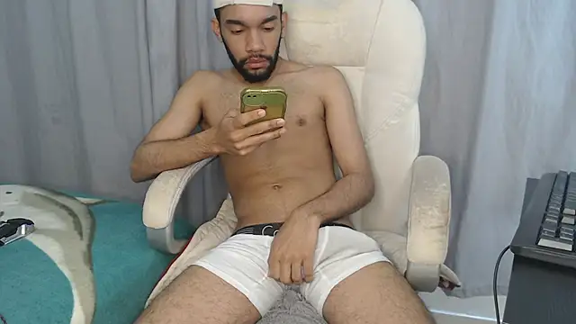 andresnoir  online show from October 19, 2:29 pm