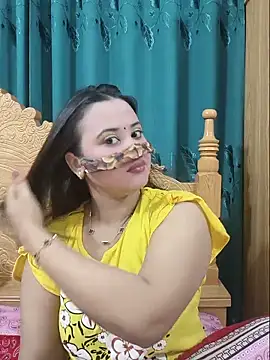 Snapshot of Beauty_Queen_Soniya chatting on June 7, 7:17 pm Beauty Queen Soniya online show from June 7, 7:17 pm