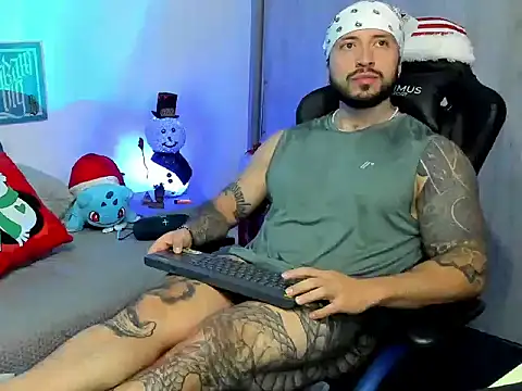 Dave-Max01 online show from December 2, 2:28 am