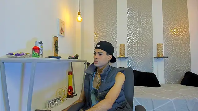 JacobBlackwell  online show from November 10, 7:35 pm