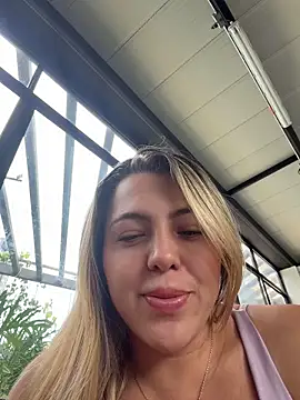 Snapshot of camila_vanucci- chatting on June 8, 5:57 pm camila vanucci- online show from June 8, 5:57 pm
