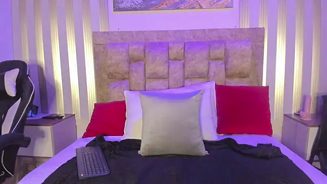 celeste collins  online show from October 28, 12:09 pm