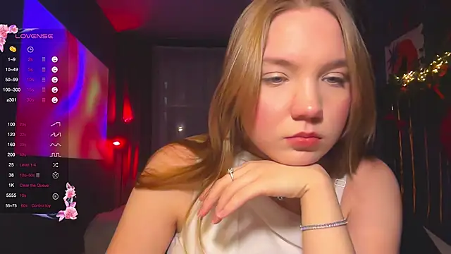 Snapshot of RebeccaEglitis chatting on February 3, 4:01 pm RebeccaEglitis online show from February 3, 4:01 pm