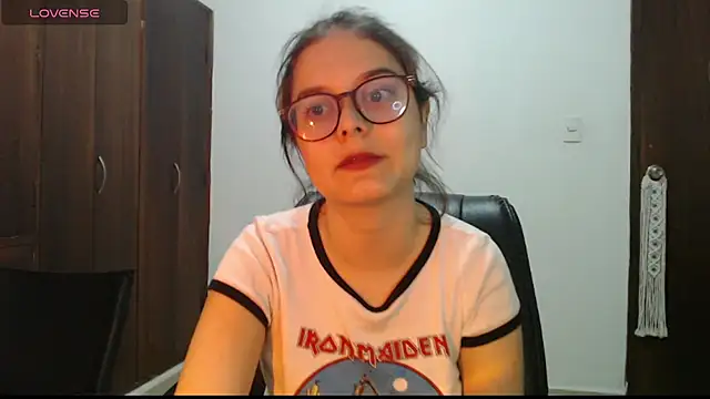 Snapshot of CarlaLorez chatting on October 18, 11:16 pm CarlaLorez online show from October 18, 11:16 pm
