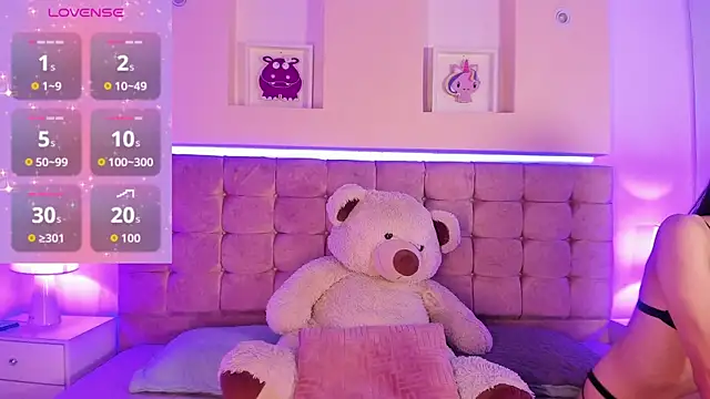 Snapshot of Naya_Velvet chatting on November 13, 8:41 pm Naya Velvet online show from November 13, 8:41 pm