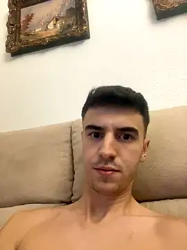 Snapshot of suarezz_ chatting on October 26, 6:03 pm suarezz  online show from October 26, 6:03 pm