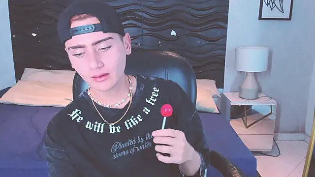 Alex Millerss online show from December 18, 12:38 am