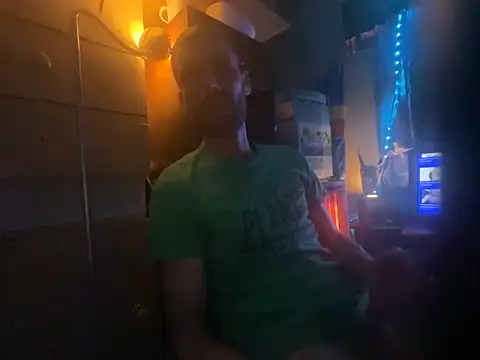 Snapshot of stevieg89 chatting on March 4, 1:22 am stevieg89 online show from March 4, 1:22 am