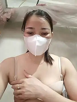 Snapshot of ladzy_sexy chatting on October 24, 5:59 am ladzy sexy online show from October 24, 5:59 am