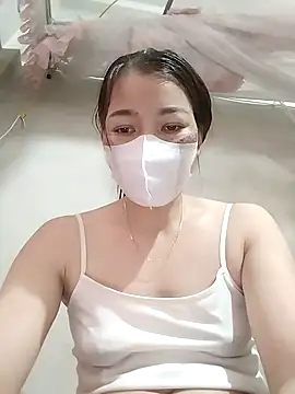 Snapshot of ladzy_sexy chatting on November 2, 7:33 am ladzy sexy online show from November 2, 7:33 am