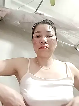 Snapshot of ladzy_sexy chatting on November 13, 8:52 pm ladzy sexy online show from November 13, 8:52 pm