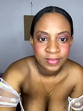 Snapshot of NahomyHart chatting on October 14, 5:19 am NahomyHart online show from October 14, 5:19 am