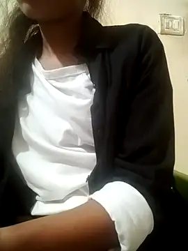 Snapshot of Mahi677 chatting on November 29, 3:53 am Mahi677 online show from November 29, 3:53 am