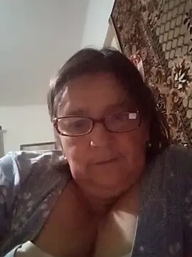 Snapshot of MilaCold5443 chatting on December 2, 6:14 pm MilaCold5443 online show from December 2, 6:14 pm