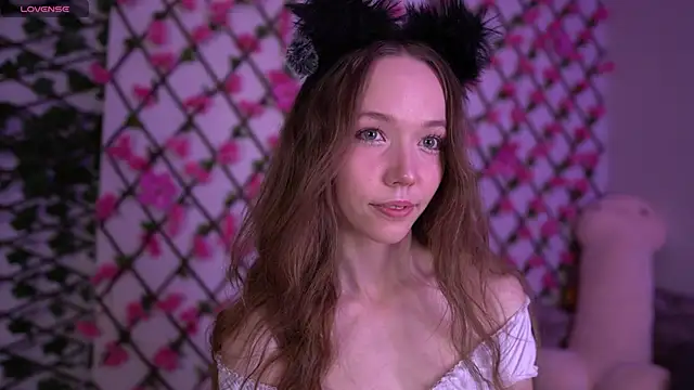 Petite Polly online show from November 6, 6:09 pm